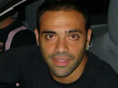 Fantasista rapido e dal tiro potente, Fabrizio Miccoli (Nard�, 1979) dopo essere cresciuto nel Milan, vest� numerose maglie (anche Juventus e Benfica) consacrandosi infine con quella del Palermo di cui rappresenta il miglior marcatore di tutti i tempi con 81 reti. In Nazionale ha preso parte a 10 match segnando due gol (foto di Salvo da Palermo